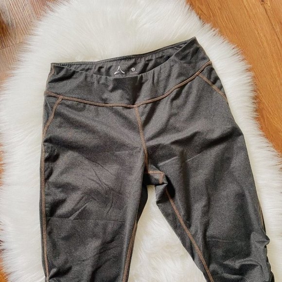 Aspire Cropped Grey Leggings Activewear size Small - Picture 4 of 5